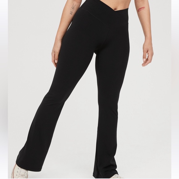 Aerie | Real Me High-Waist Crossover Flare Legging - Picture 9 of 9